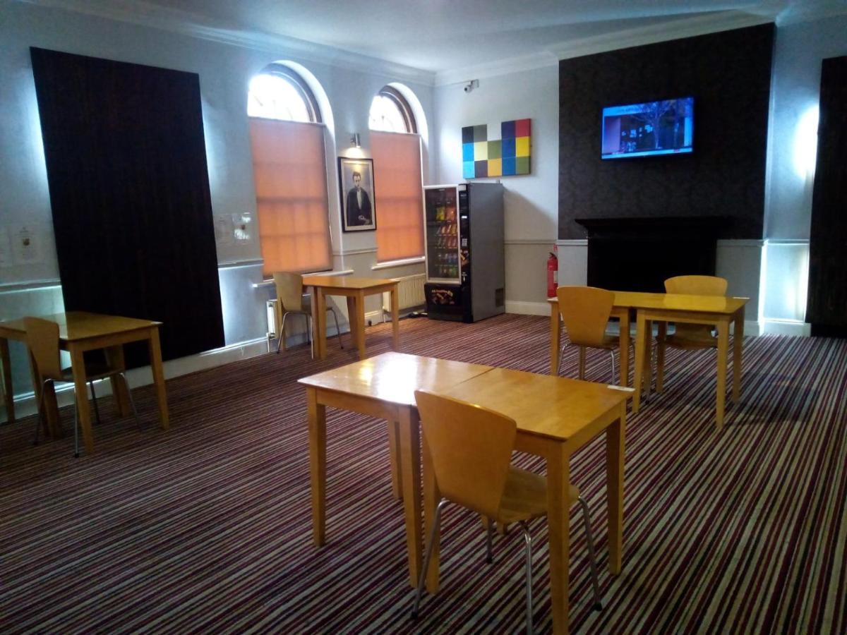 Oyo London Luton Hotel Luton  Buitenkant foto